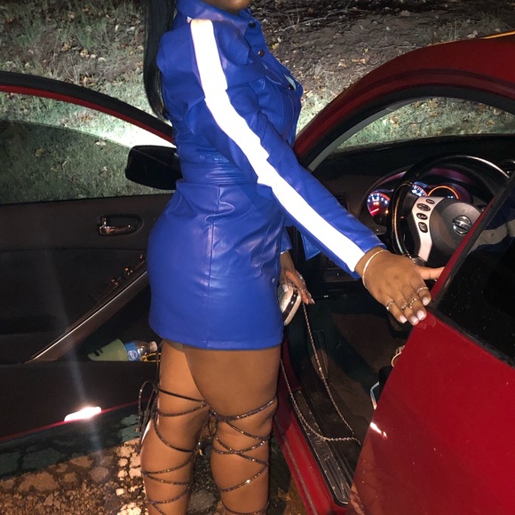 AKIRA DRESS - Picture 2 of 3